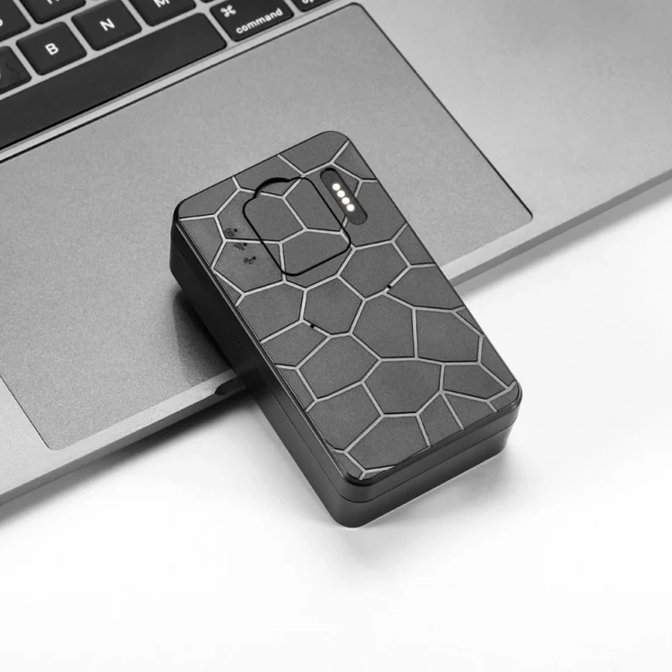 Lokalizator GPS MK50L - magnetyczny montaż pod pojazdem ciężarowym