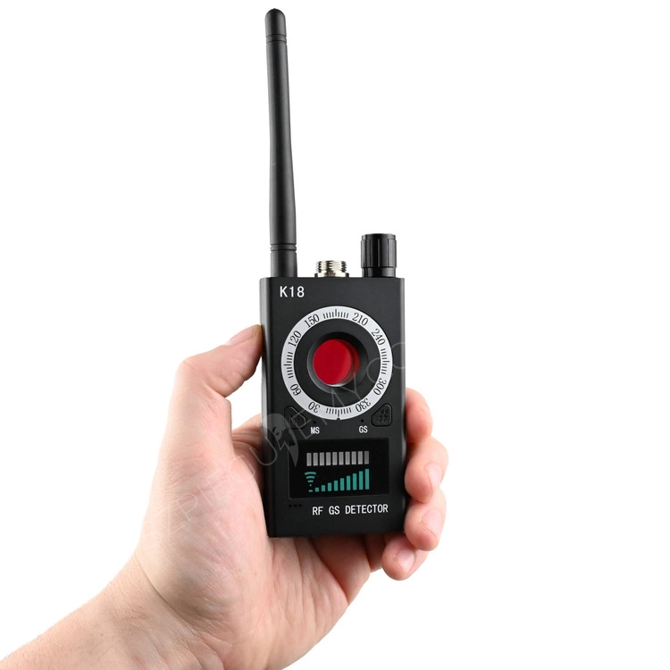 Sonda magnetyczna wykrywacza DM-K18 do lokalizowania trackerów GPS w samochodzie.