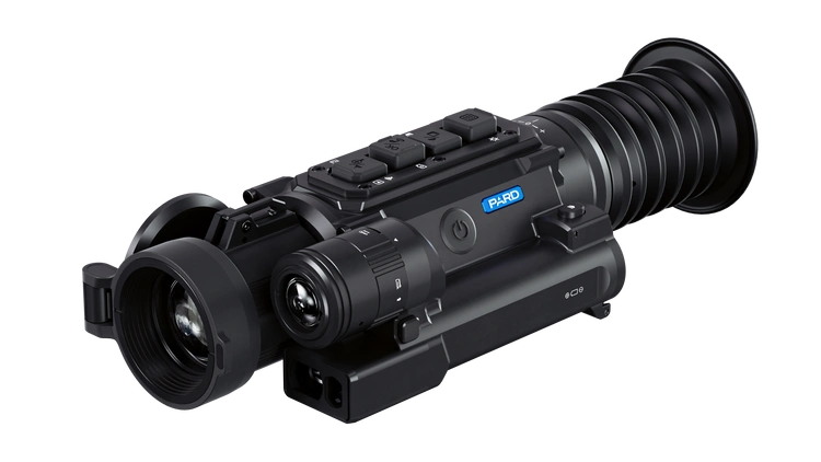PARD NV008SP3 – cyfrowa luneta nocnej obserwacji 4K, widok z przodu na obudowę i obiektyw 50 mm
