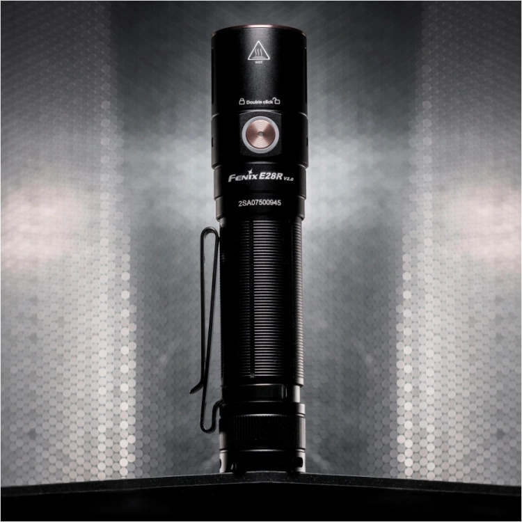 Latarka LED Fenix E28R v2.0