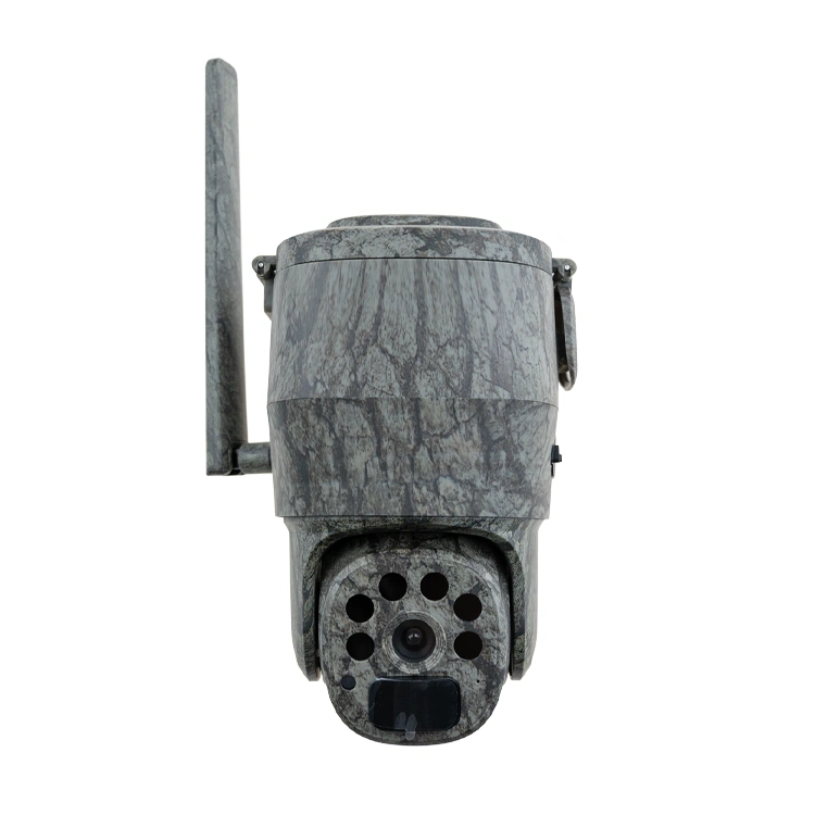 Obrotowa fotopułapka P6 4G LTE z zewnętrzną anteną i panelem solarnym w warunkach leśnych