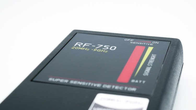 Profesjonalny Wykrywacz Podsłuchów i Kamer RF-750 – Detektor GPS, WiFi i Sygnałów SIM