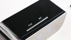 Mini kamera w zegarku szpiegowskim NX70 WIFI HD podgląd na żywo budzik