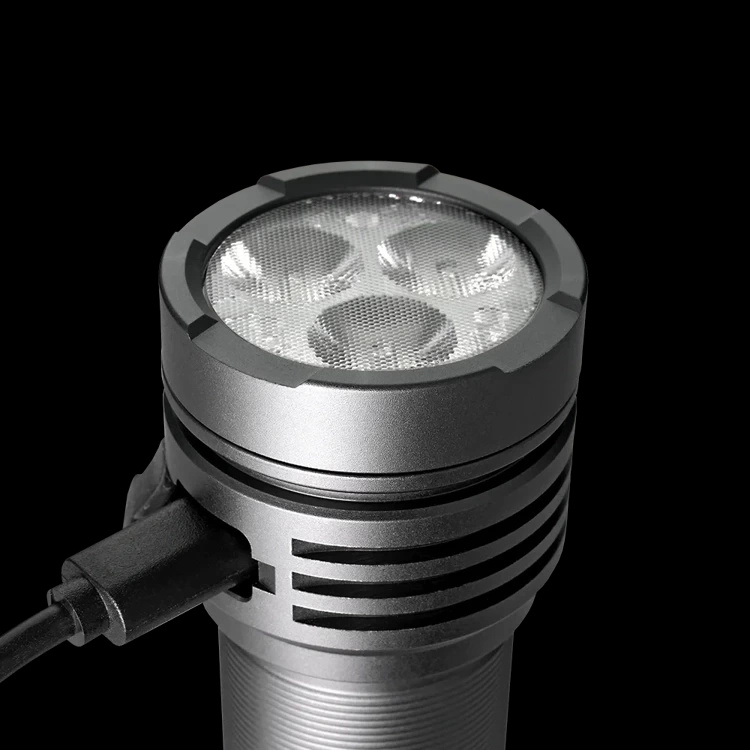 Ładowalna latarka ręczna LED everActive FL-3300R Luminator