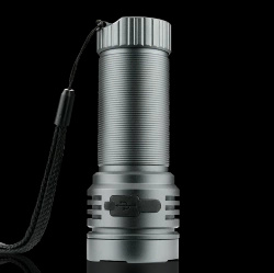 Ładowalna latarka ręczna LED everActive FL-3300R Luminator