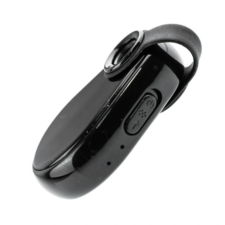 Złącze USB-C w kamerze-breloczku — podłączenie do komputera i zgrywanie nagrań, zestaw z kablem USB-C
