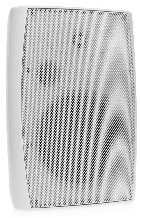 Kolumna głośnikowa HQM-80W w białej obudowie na białym tle