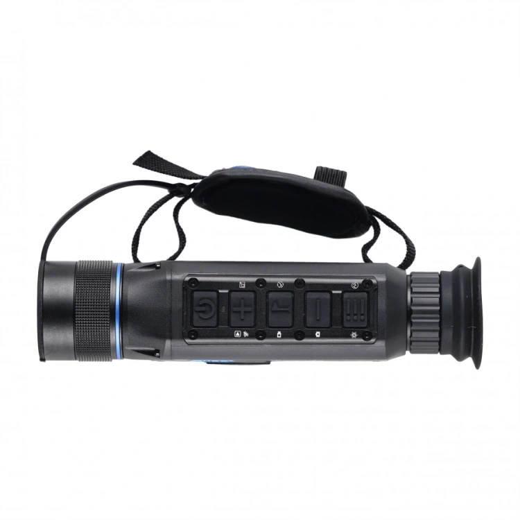 Monokular termowizyjny PARD TA322-35 mm – widok na ergonomiczny korpus i przyciski sterujące.