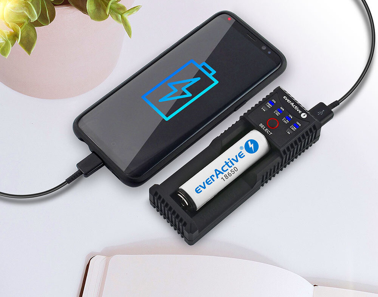 Ładowarka do akumulatorków cylindrycznych Li-ion oraz Ni-MH everActive UC-100C z funkcją Power Bank