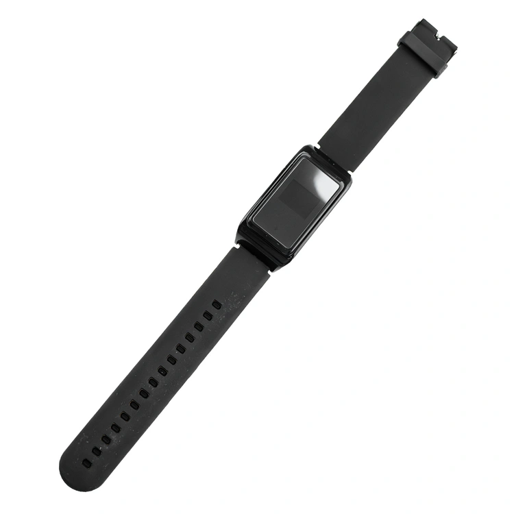 Opaska D6V podłączona do komputera przez USB — transfer nagrań