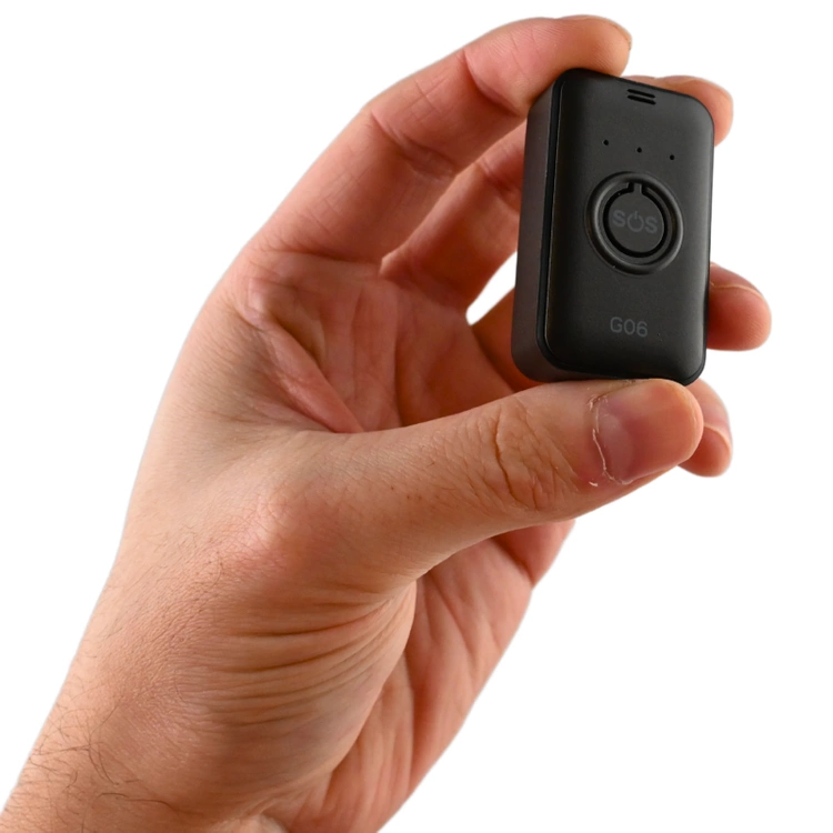 Lokalizator GPS MK06 z przyciskiem SOS i slotem microSD