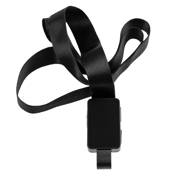 KICHI Mini podłączony kablem USB do laptopa — kopiowanie nagrań jako pliki WAV i MP3